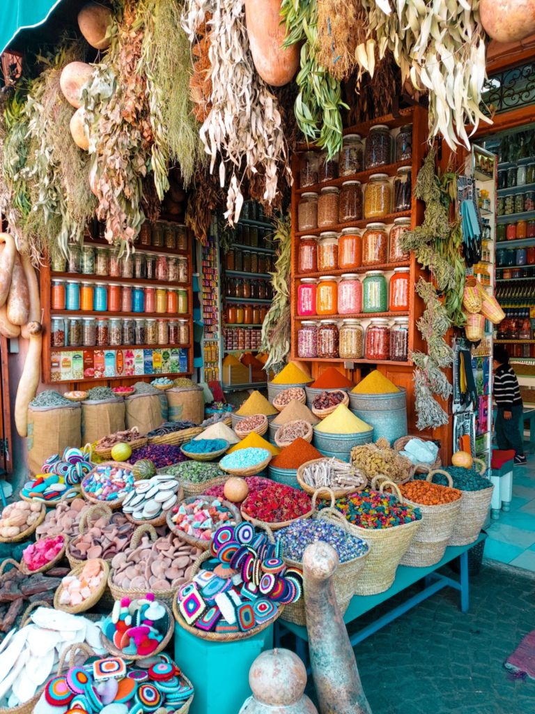 Negozio di spezie nel souk di Marrakech