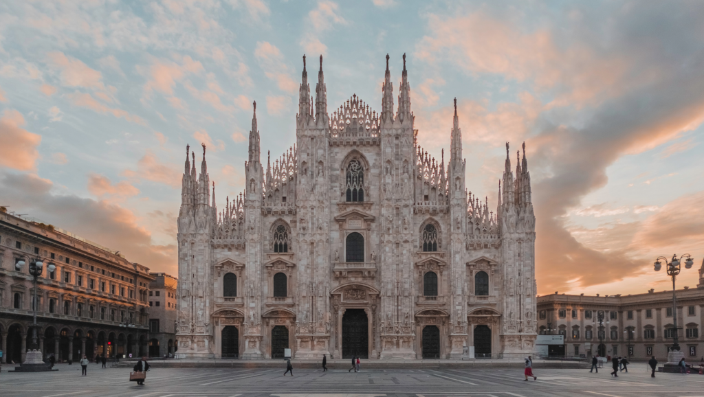 Duomo di Milano al tramonto