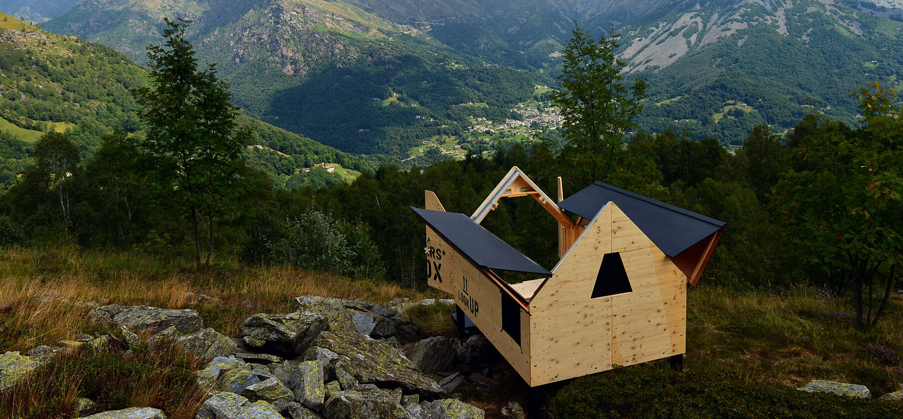 Casetta legno panoramica con tetto apribile